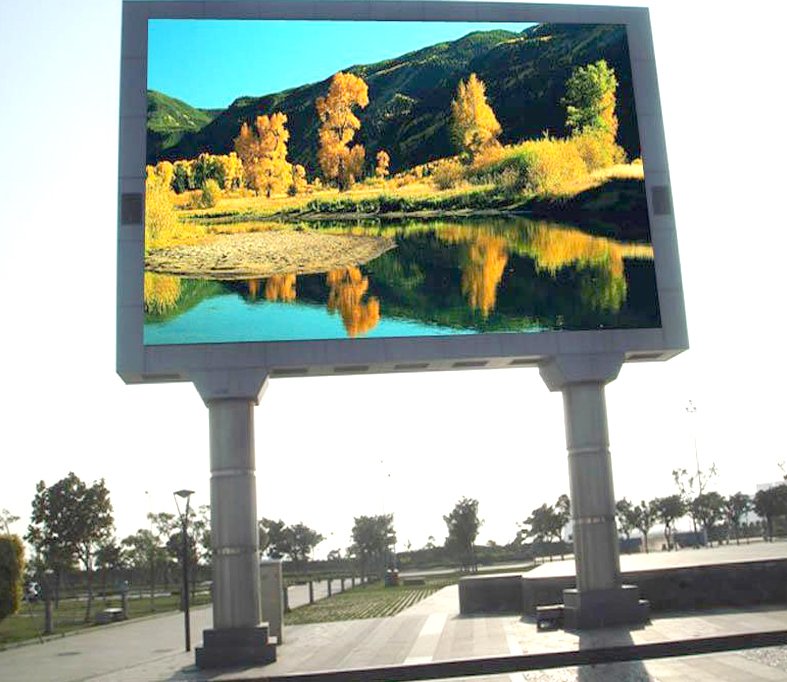 Outdoor fixed led billboard how to operate well in winter 